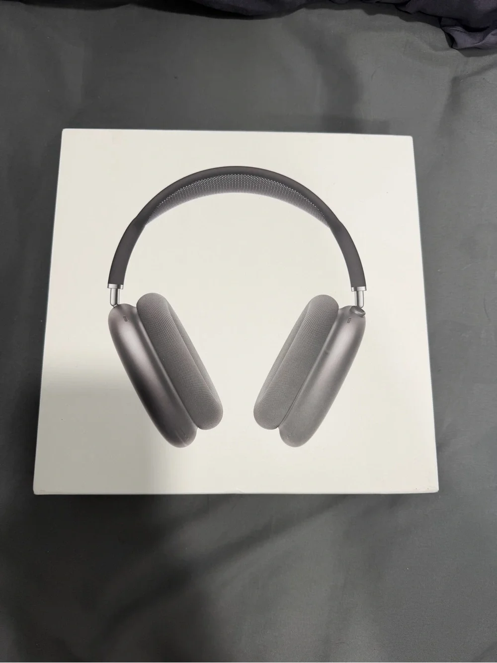Apple AirPods Max Over-Ear Headphones in Space Gray Gen 1 Lightning